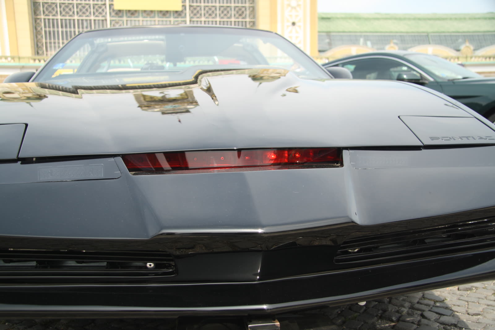 Close-up of KITT's red front scanner light